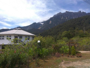 Отель Mesilau Mountain Retreats  Kundasang